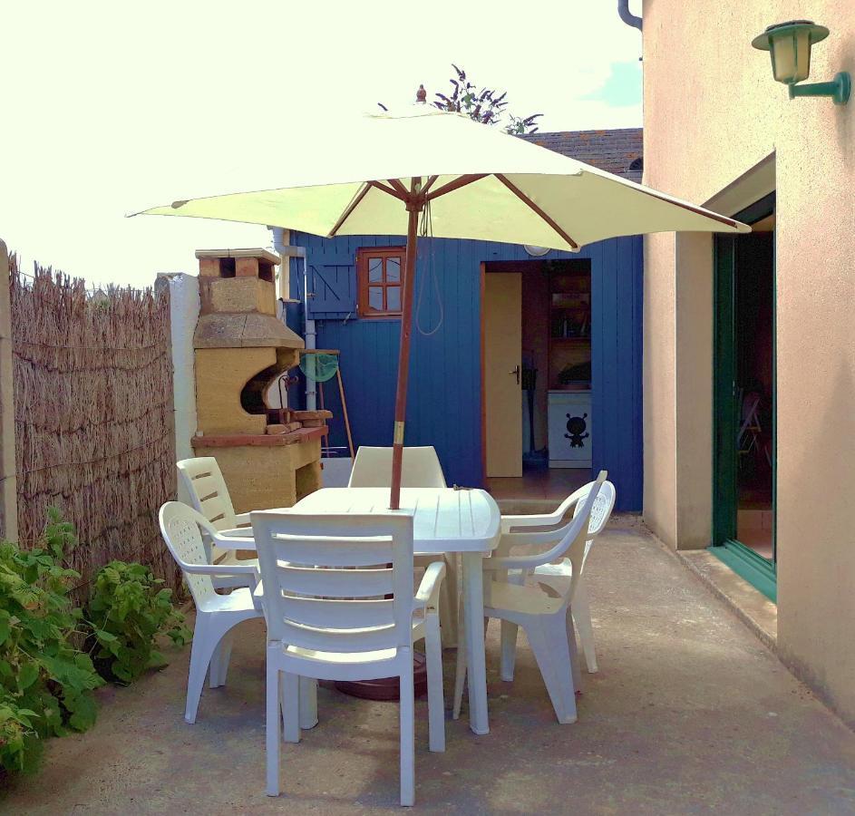 Maison avec jardin et plage de sable fin accessible à pied à 300m Saint-Coulomb Extérieur photo